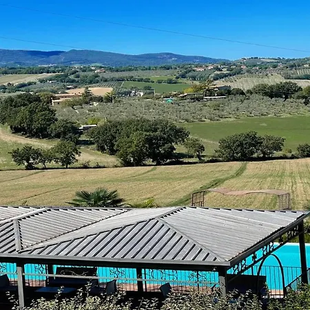 Aircon, Wifi, Infinity Pool, Jacuzzi, Manicured Gardens 6 Apts - All Amazing Colle Umberto