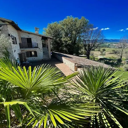 Aircon, Wifi, Infinity Pool, Jacuzzi, Manicured Gardens 6 Apts - All Amazing * Colle Umberto