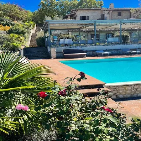 Aircon, Wifi, Infinity Pool, Jacuzzi, Manicured Gardens 6 Apts - All Amazing
