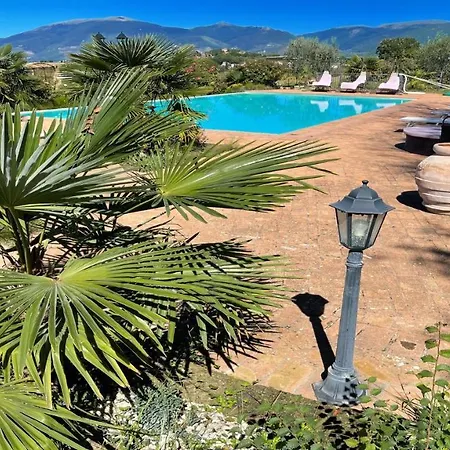 Aircon, Wifi, Infinity Pool, Jacuzzi, Manicured Gardens 6 Apts - All Amazing アパート