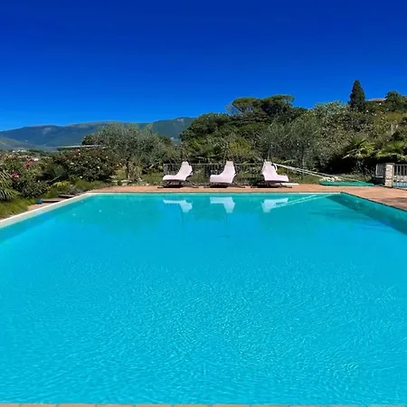 Aircon, Wifi, Infinity Pool, Jacuzzi, Manicured Gardens 6 Apts - All Amazing *