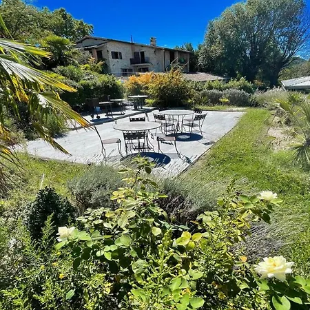 Aircon, Wifi, Infinity Pool, Jacuzzi, Manicured Gardens 6 Apts - All Amazing