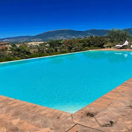 Aircon, Wifi, Infinity Pool, Jacuzzi, Manicured Gardens 6 Apts - All Amazing アパート