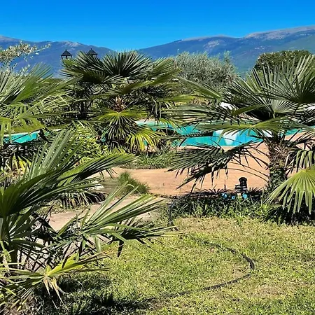 Aircon, Wifi, Infinity Pool, Jacuzzi, Manicured Gardens 6 Apts - All Amazing * Colle Umberto