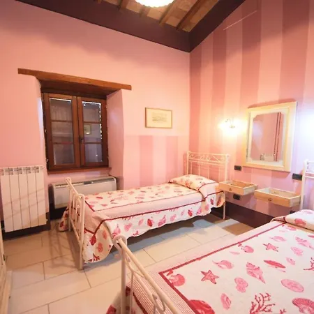 Aircon, Wifi, Infinity Pool, Jacuzzi, Manicured Gardens 6 Apts - All Amazing