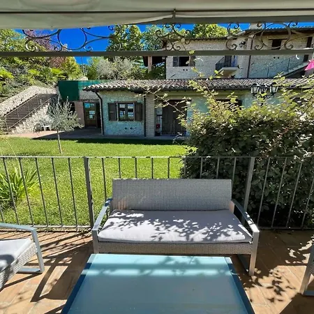 Aircon, Wifi, Infinity Pool, Jacuzzi, Manicured Gardens 6 Apts - All Amazing アパート *